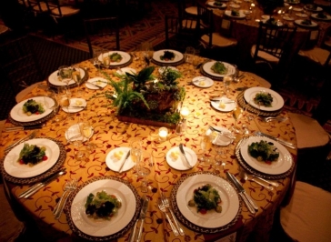 round-linen-table-wm-events-atlanta-corporate-event-designer