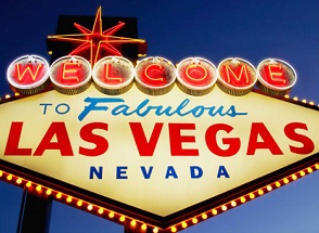 Las-Vegas-Sign-Destination-Wedding-Renewal-WM-Events
