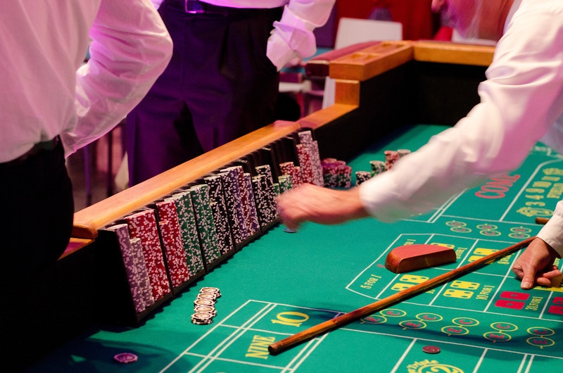 craps-table-casino-event-planner-in-denver-wm-events