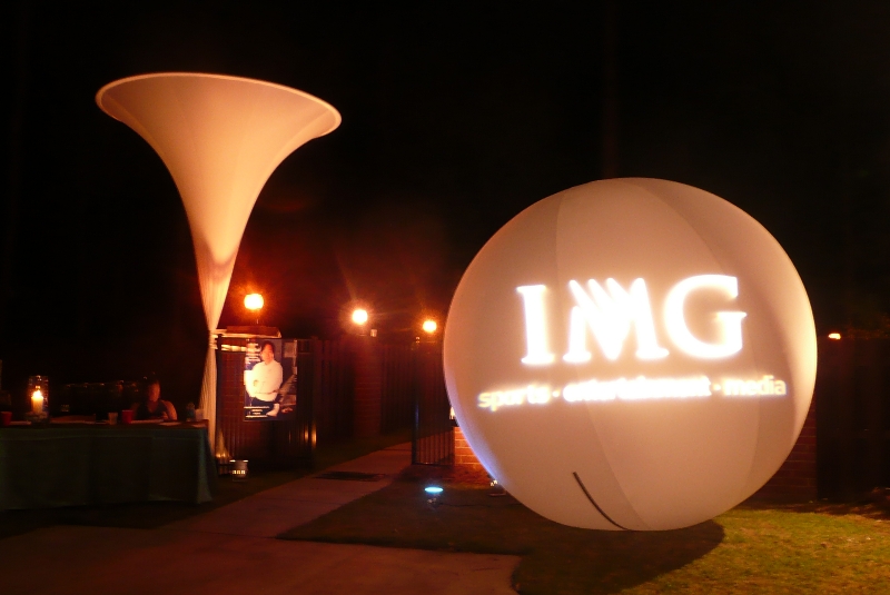 entrance-piece-golf-ball-and-tee-at-night-wm-events
