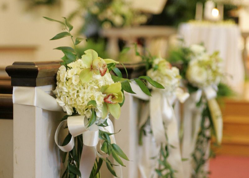floral-statment-lined-aisle WM Events
