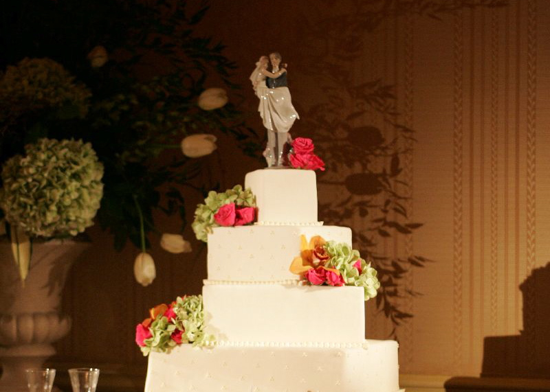 lladro-procelin-accents-for-the-top-of-the-cake WM Events