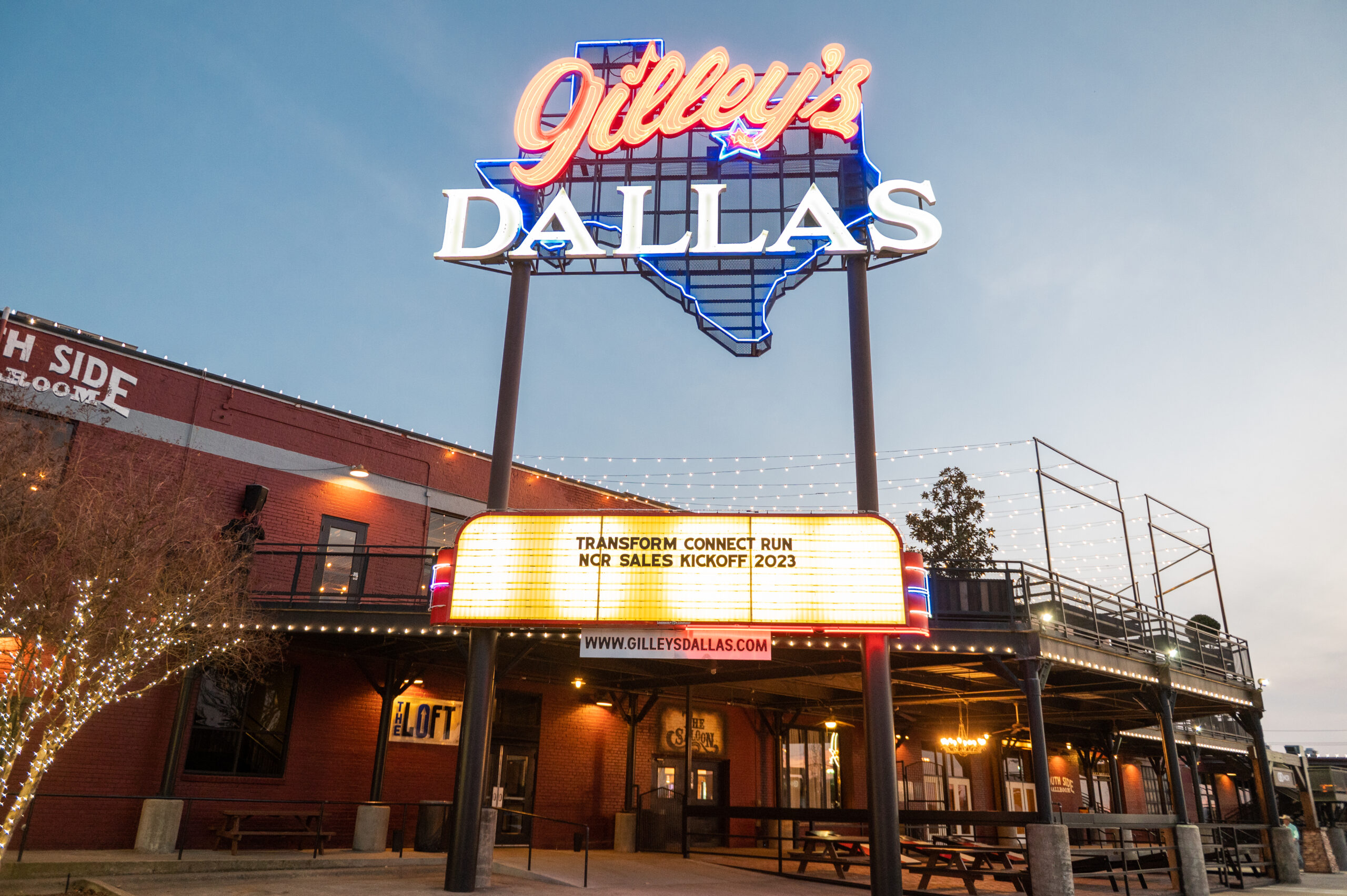 modular image, wm events, blog, event designer, event design, event planner, event planning, event consultant, event consulting, atlanta events, georgia events, social events, events, corporate, corporate events, conference, sales kickoff, sales, ncr, dallas, texas, gilley's, gilley's dallas, saloon, western, cowboy, horses, horse riding, armadillos, armadillo racing