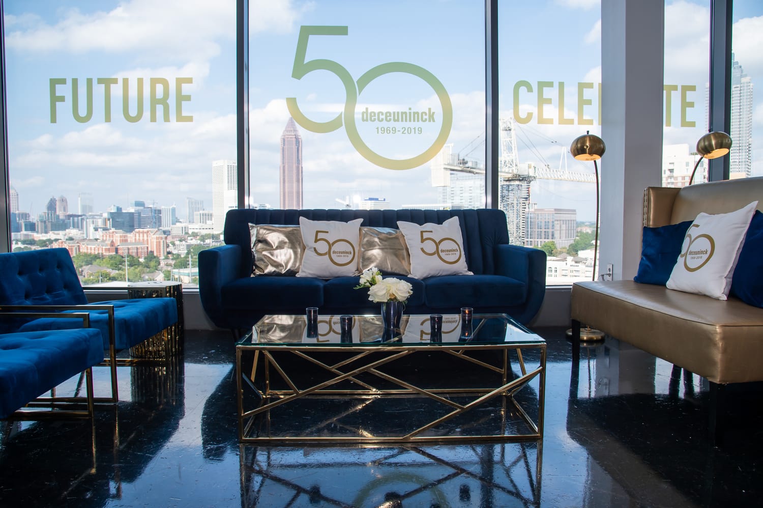 modular image, wm events, deceuninck, ventanas, pwp studio, event photography, event planning, event design, event planner, event designer, atlanta events, glassbuild america, downtown atlanta, floral design, blue, gold, 50-year anniversary, corporate anniversary, graphics, branding, corporate branding, events, corporate events, social events, non-profit events, oversized design, oversized letters, giant letters, skyline, altanta skyline