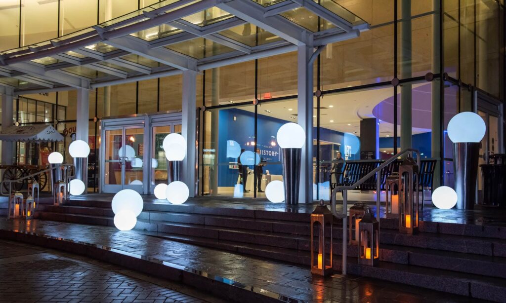 Silver Chic Holiday Party Atlanta, GA wm events, affairs to remember, pwp studio, holiday party, winter wonderland, silver, modern, white florals, atlanta history center, christmas party