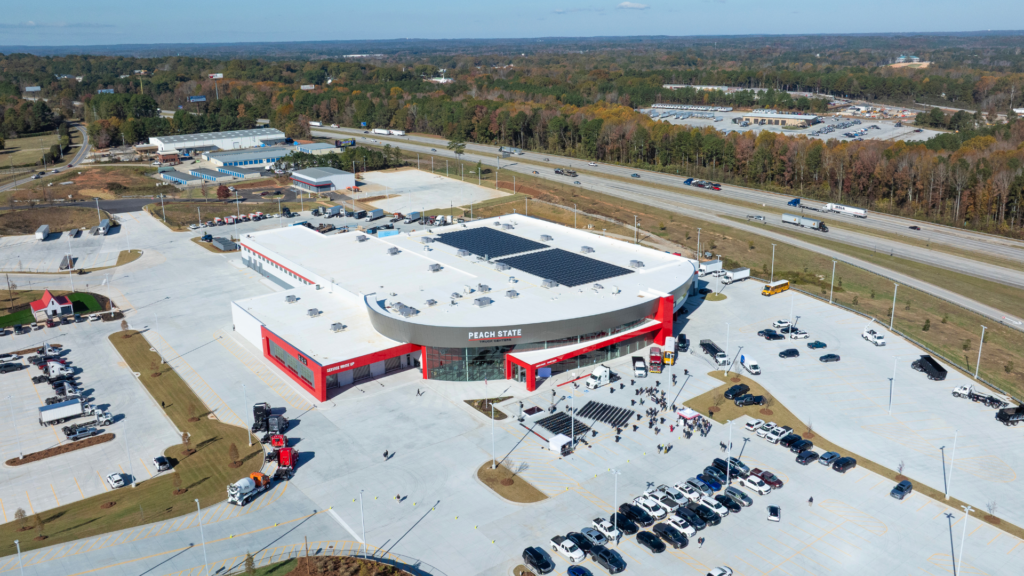 Peach State Trucks Grand Opening – 2025 – Peach State Trucks Centers – Atlanta – WM Events – Grand Opening (10) Gran inauguración de Peach State Trucks en 2025 Centros Peach State Trucks en Atlanta Eventos WM Gran inauguración (10)