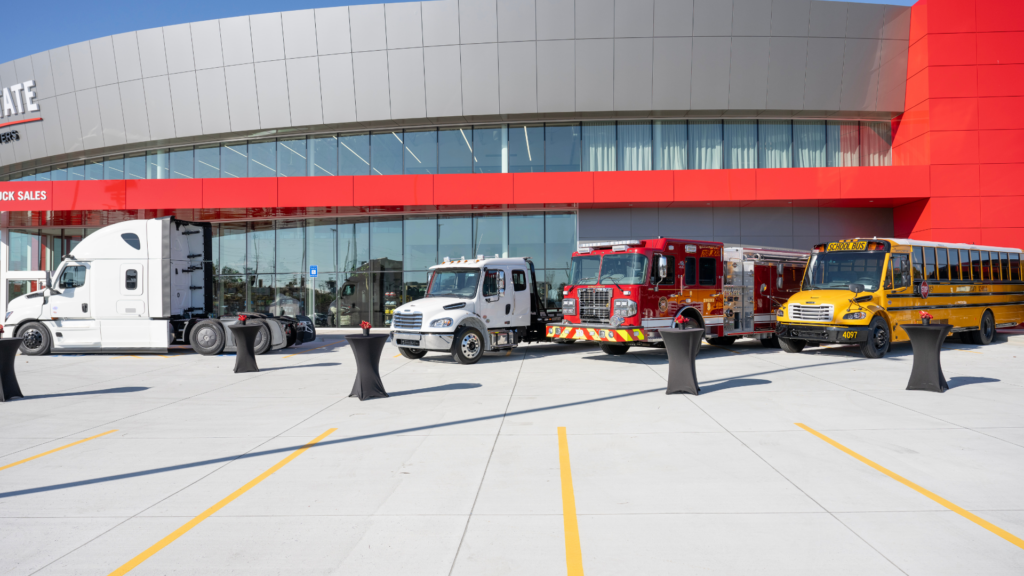 Peach State Trucks Grand Opening – 2025 – Peach State Trucks Centers – Atlanta – WM Events – Grand Opening (12) Gran inauguración de Peach State Trucks 2025 Centros Peach State Trucks Atlanta Eventos WM Gran inauguración (12)
