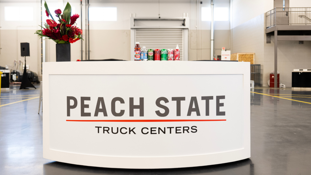 Peach State Trucks Grand Opening – 2025 – Peach State Trucks Centers – Atlanta – WM Events – Grand Opening (6) Gran inauguración de Peach State Trucks 2025 Centros Peach State Trucks Atlanta Eventos WM Gran inauguración (6)