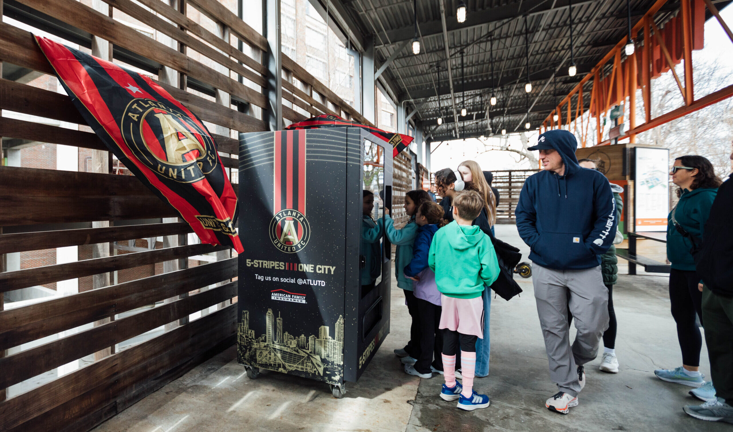 atlutd 20250216 vendingmachinepopup atlanta wm events (8)