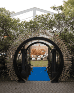 entrada dourada do jardim